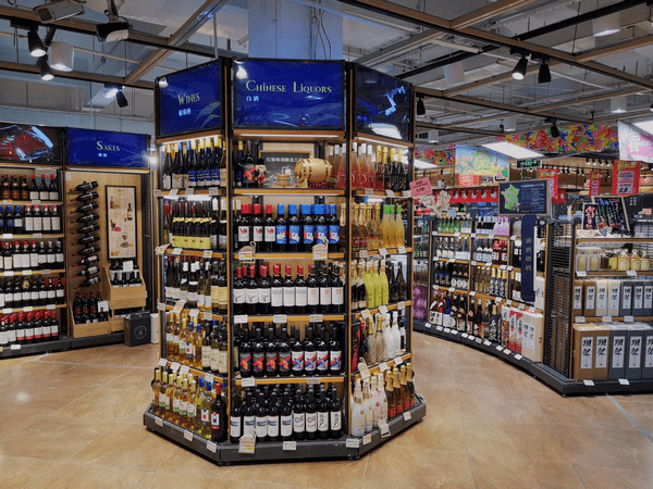 酒訊深度|多方廝殺新零售 賣酒賣出新花樣_酒類_服務_華致酒
